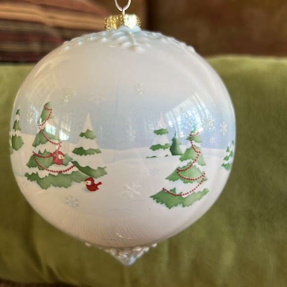 Hallmark 2008 Holiday Hello Porcelain Ornament- No Box - Picture 2 of 8